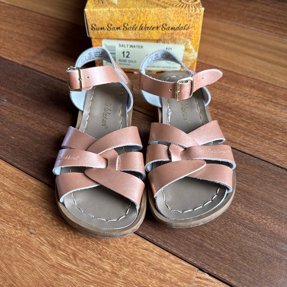 Salt Water Sandals girl size 12 - Picture 1 of 3